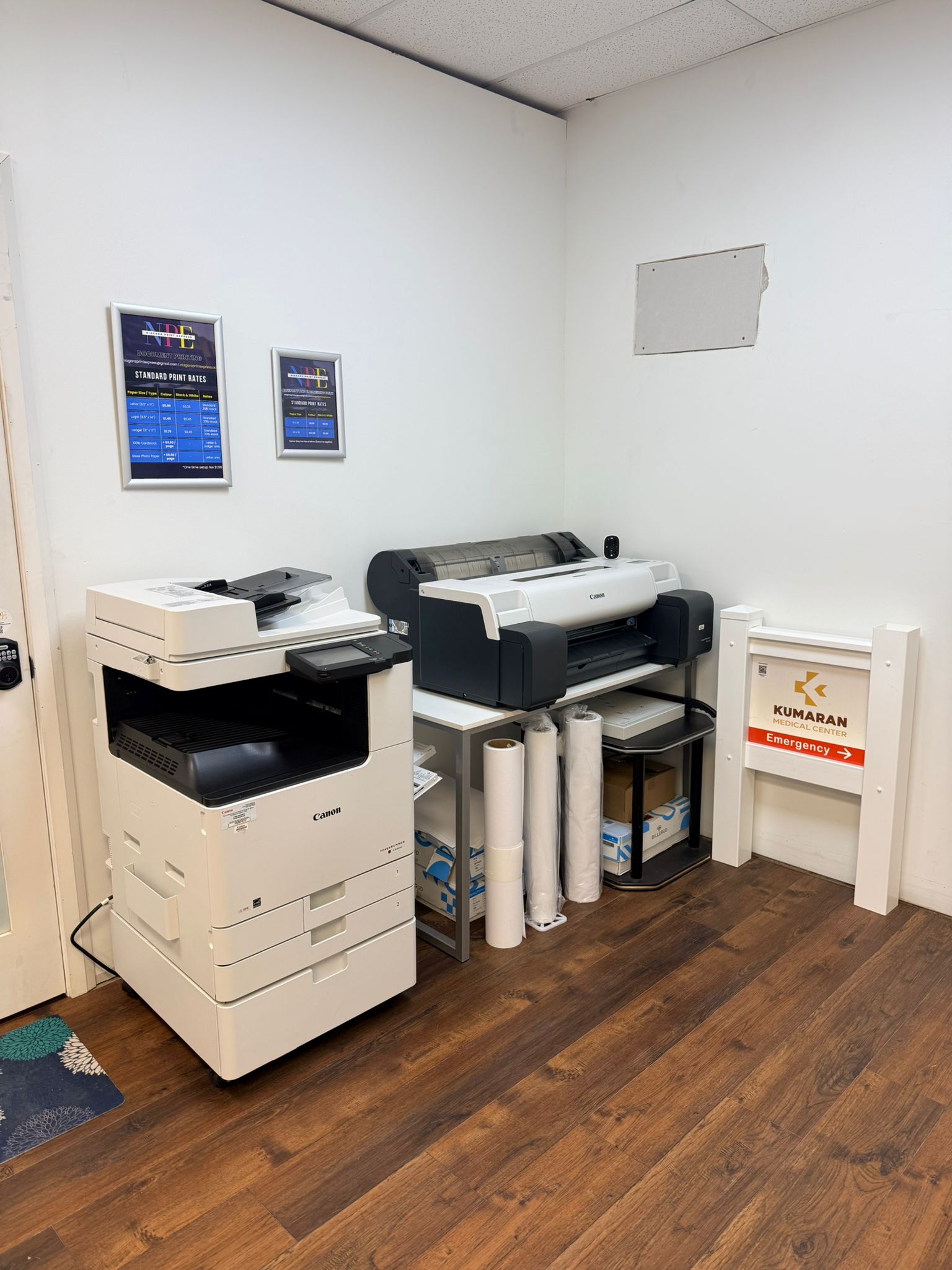 Niagara print Express shop interior